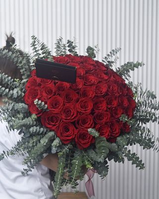 "Splendor" Rose Bouquet (Half Size)
