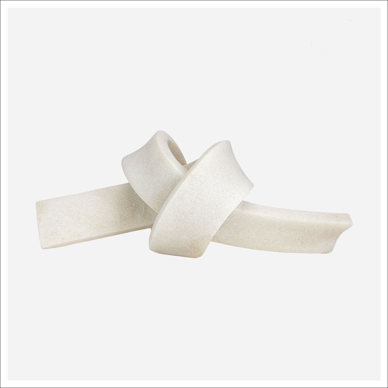 Tavish Knot Statuary white