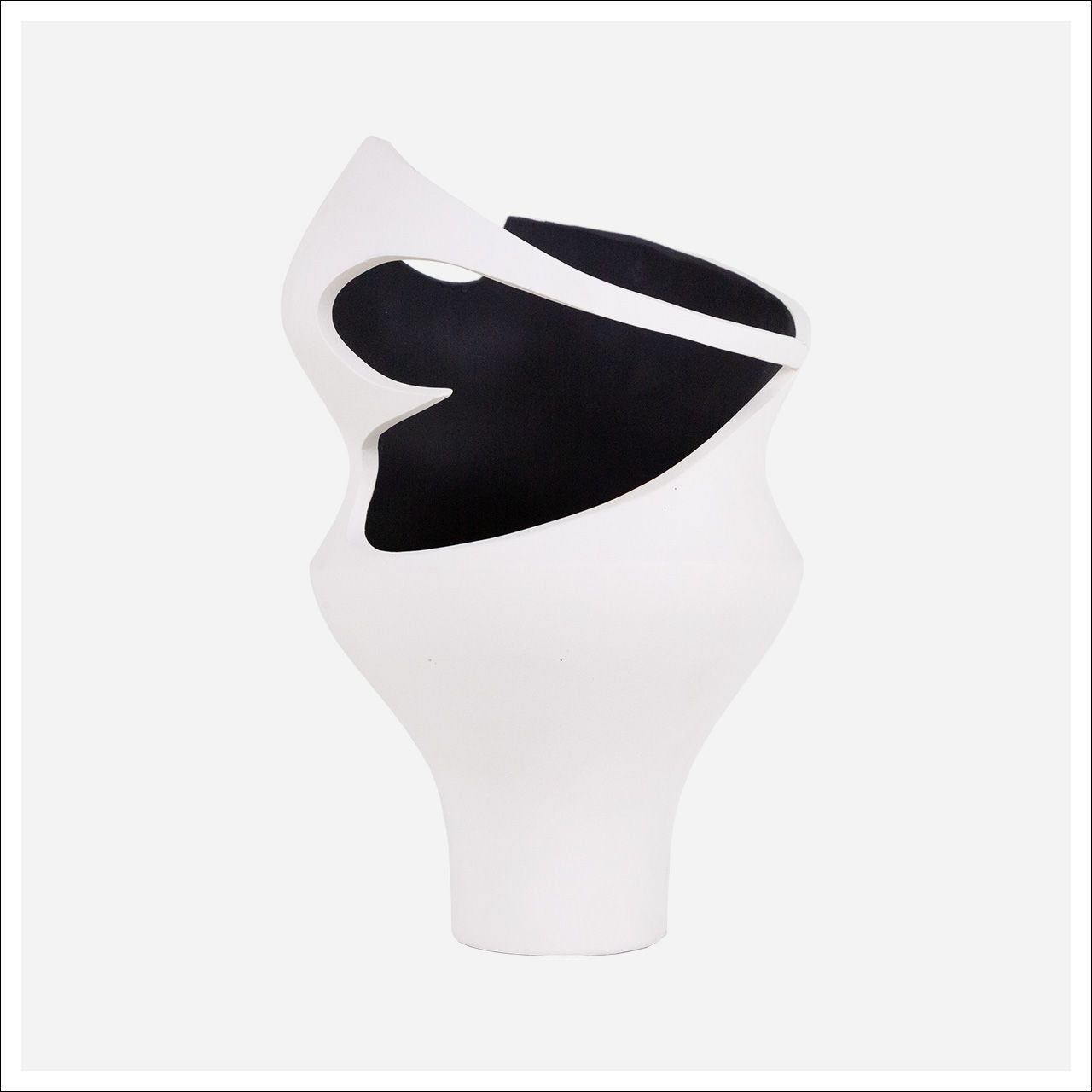Elysian Vase White, black