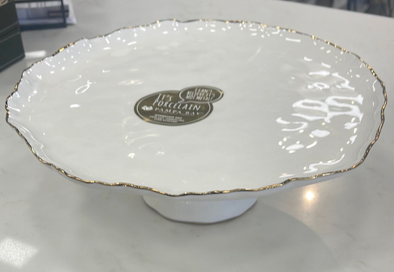 PAMPA BAY WHITE/GOLD TRIM CAKE STAND