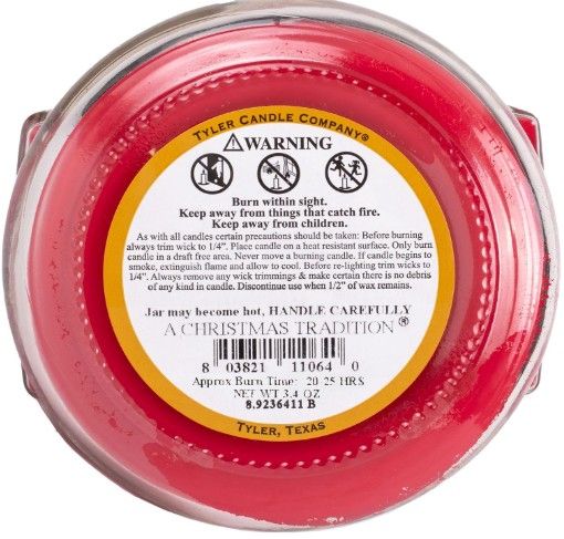 3 OZ A CHRISTMAS TRADITION CANDLE