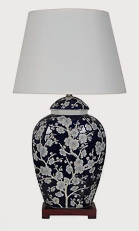 GINGER JAR LAMP WITH WOODEN BASE