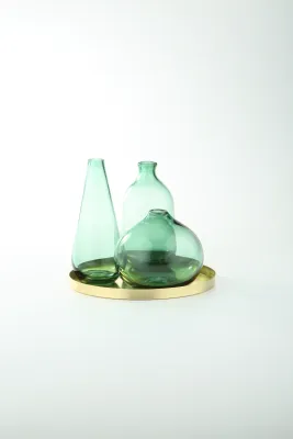 GLASS BOTTLE VASES WITH TRAY