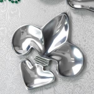 FLEUR DE LIS SECTION PLATE