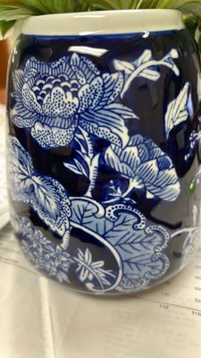 MEDIUM DARK BLUE AND WHITE KVASE