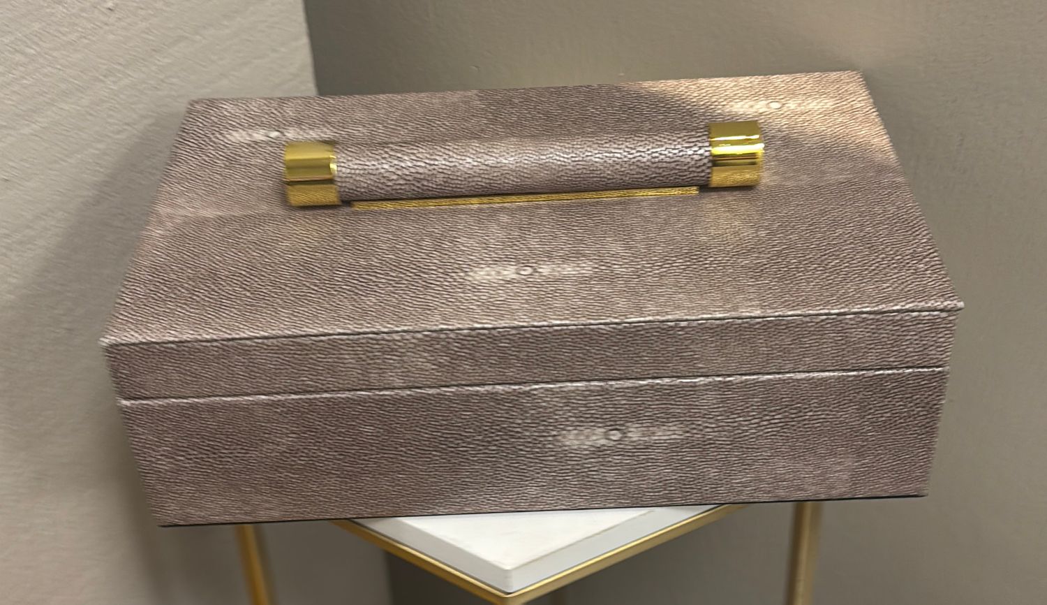 TEXTURED BOX BROWN WITH GOLD HANDLE SMALL