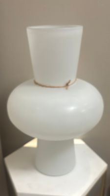 OPAQUE WHITE VASE- LARGE