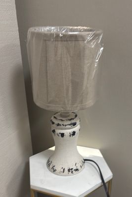 WHITE DISTRESSED SMALL LAMP