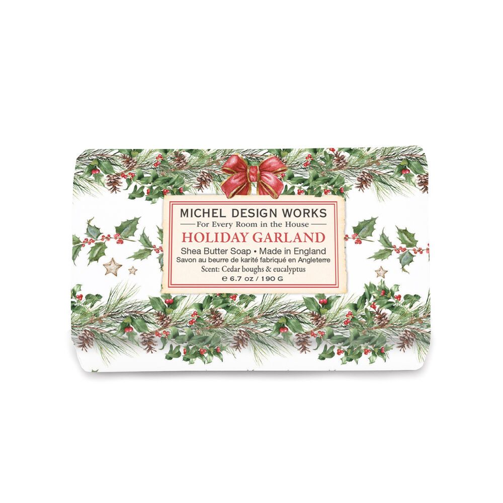 HOLIDAY GARLAND MEDIUM BATH SOAP