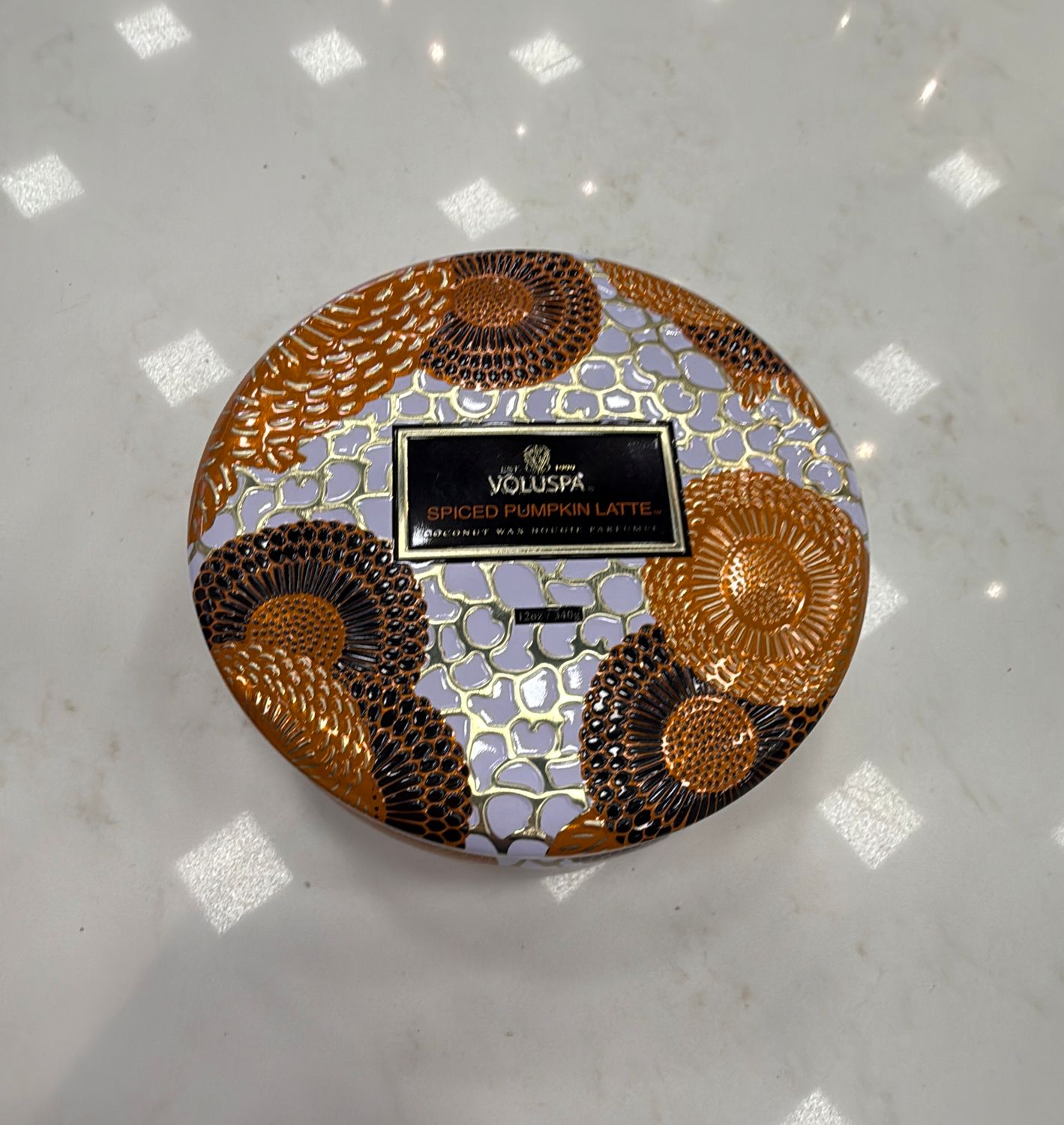 SPICED PUMPKIN LATTE 12OZ TIN CANDLE
