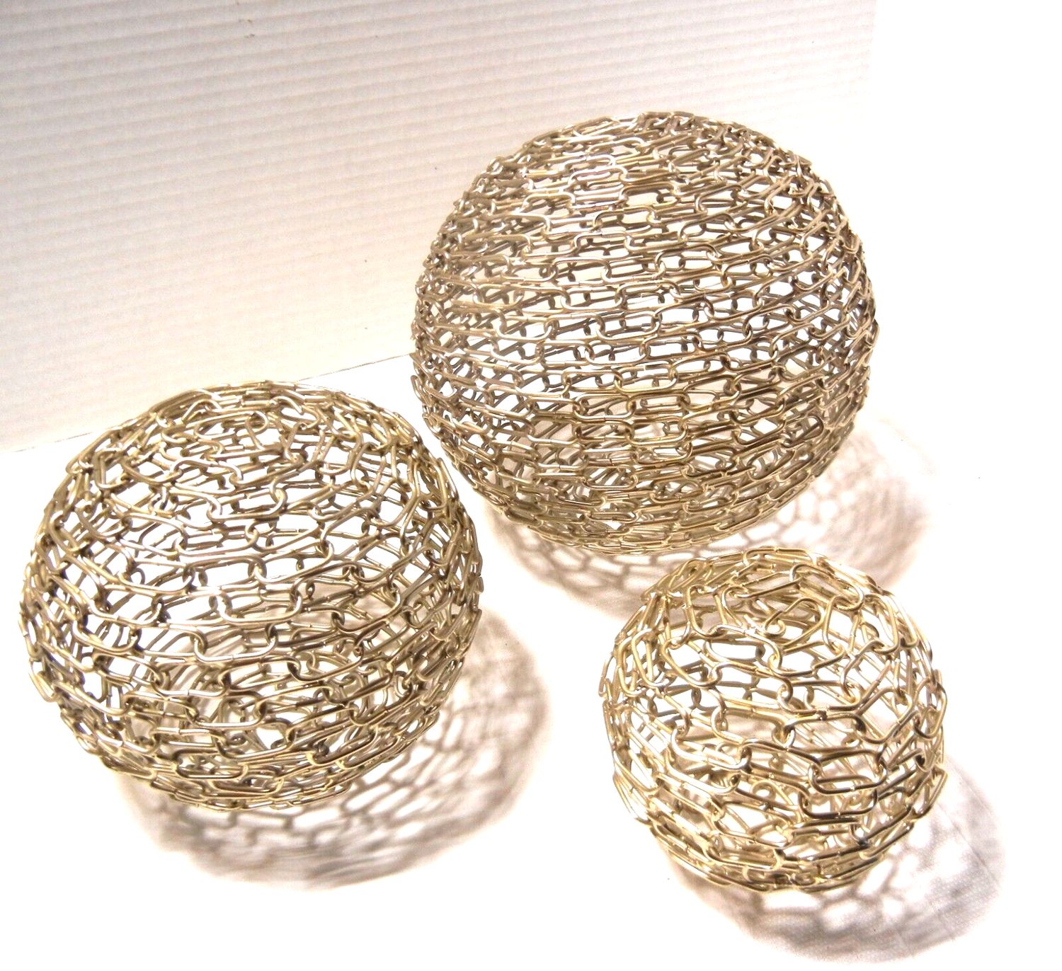 GOLD CHAIN-LINK SPHERES GLOBES BALLS - SMALL