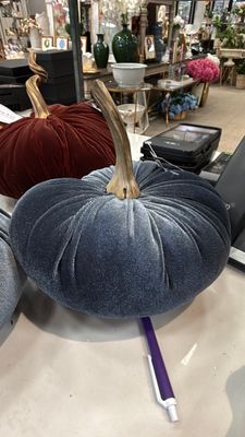 PLUSH VELVET PUMPKIN BLUE - SMALL