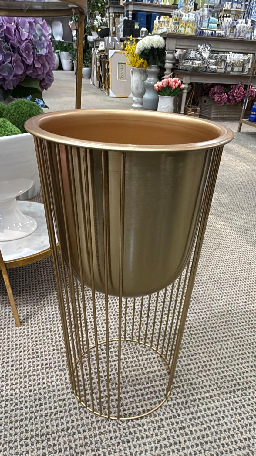 GOLD METAL PLANTER WITH STAND