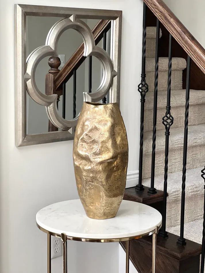 KAVANA HAMMERED GOLD VASE