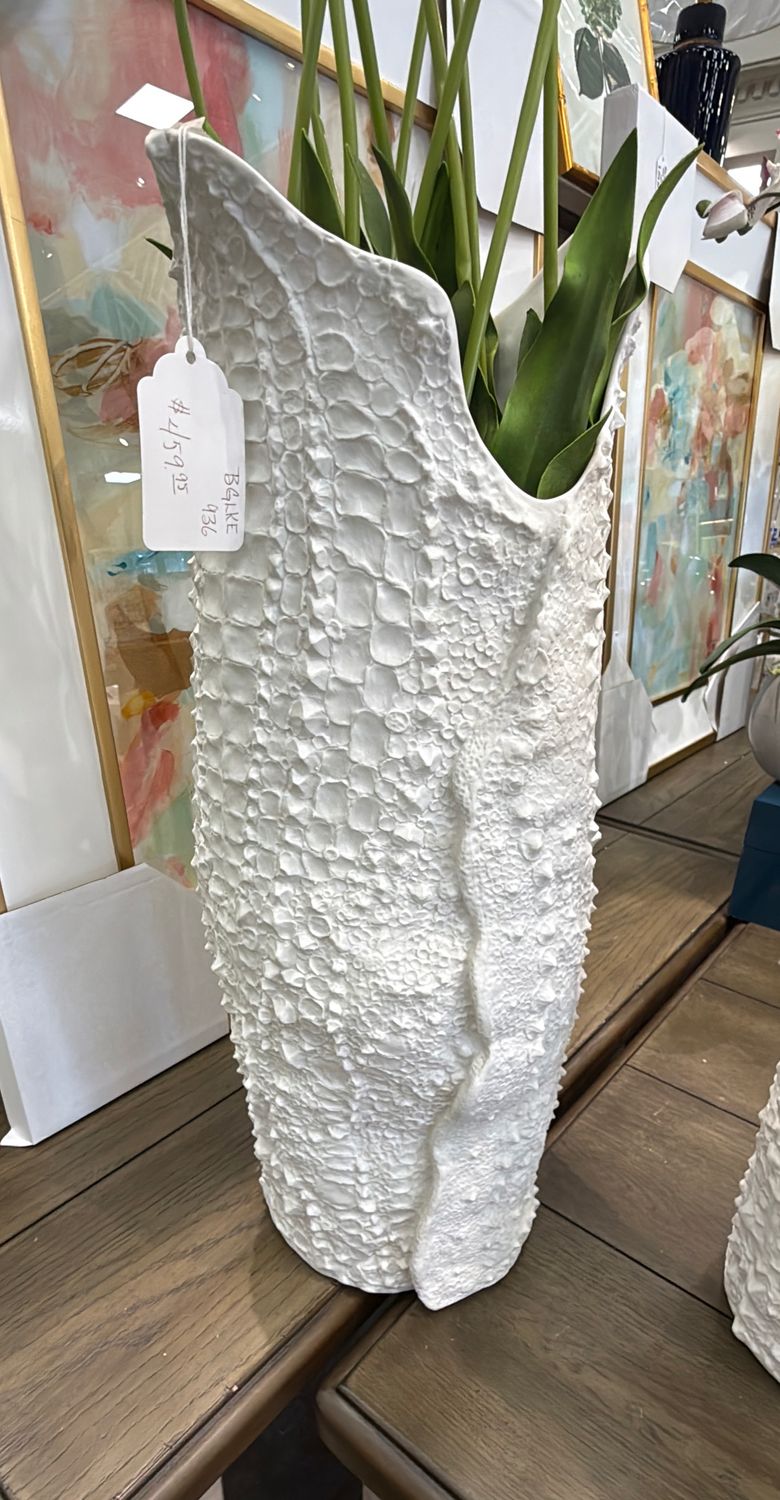 CROCODILE VASE - MATTE WHITE - LARGE