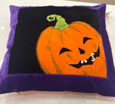 18X18 VELVET PUMPKIN PILLOW