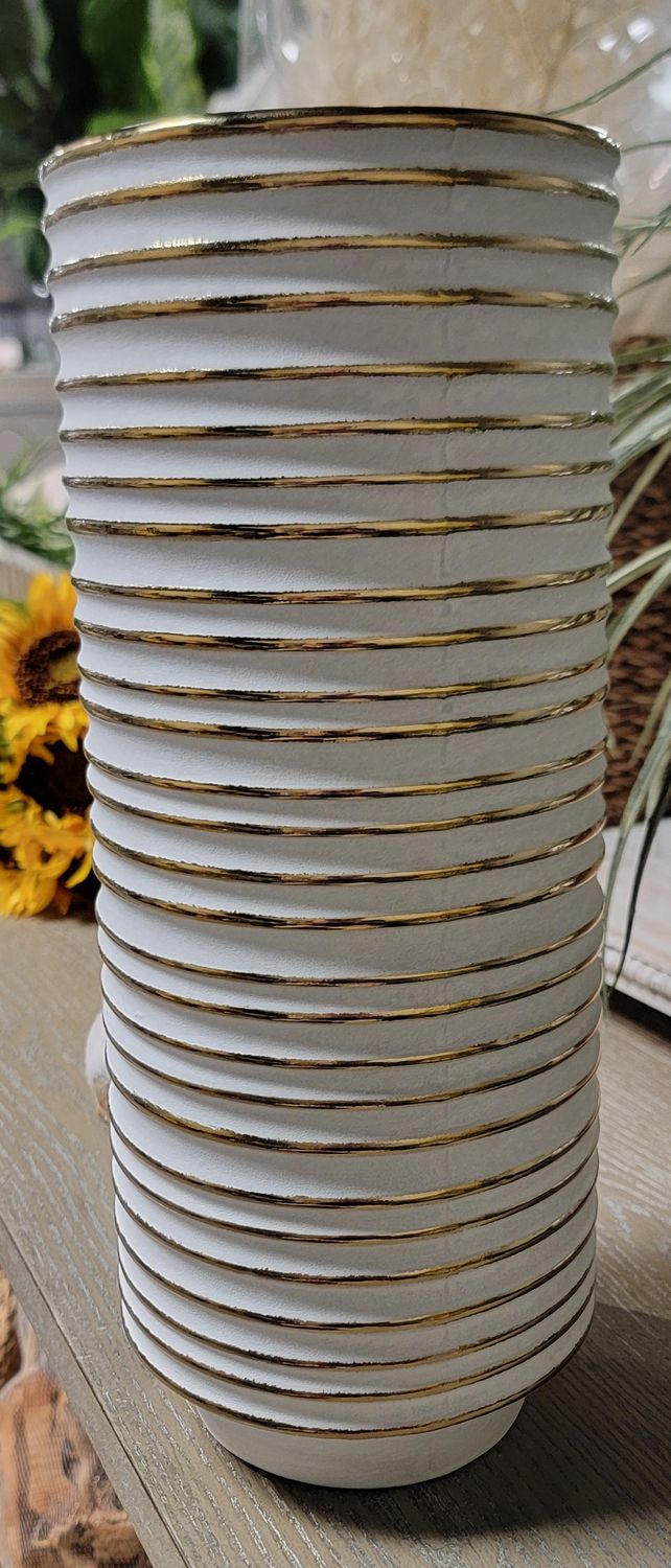 CERAMIC GOLD AND WHITE RIMMED VASE