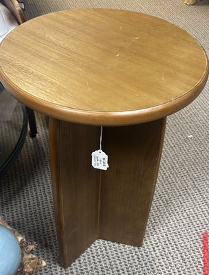SMALL BROWN SIDE TABLE