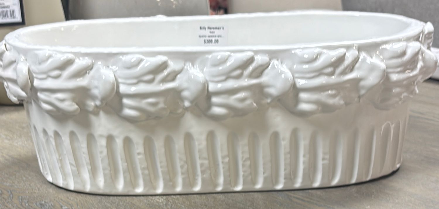 RUSTIC GARDEN WHITE ACANTHUS LEAF OVAL PLANTER