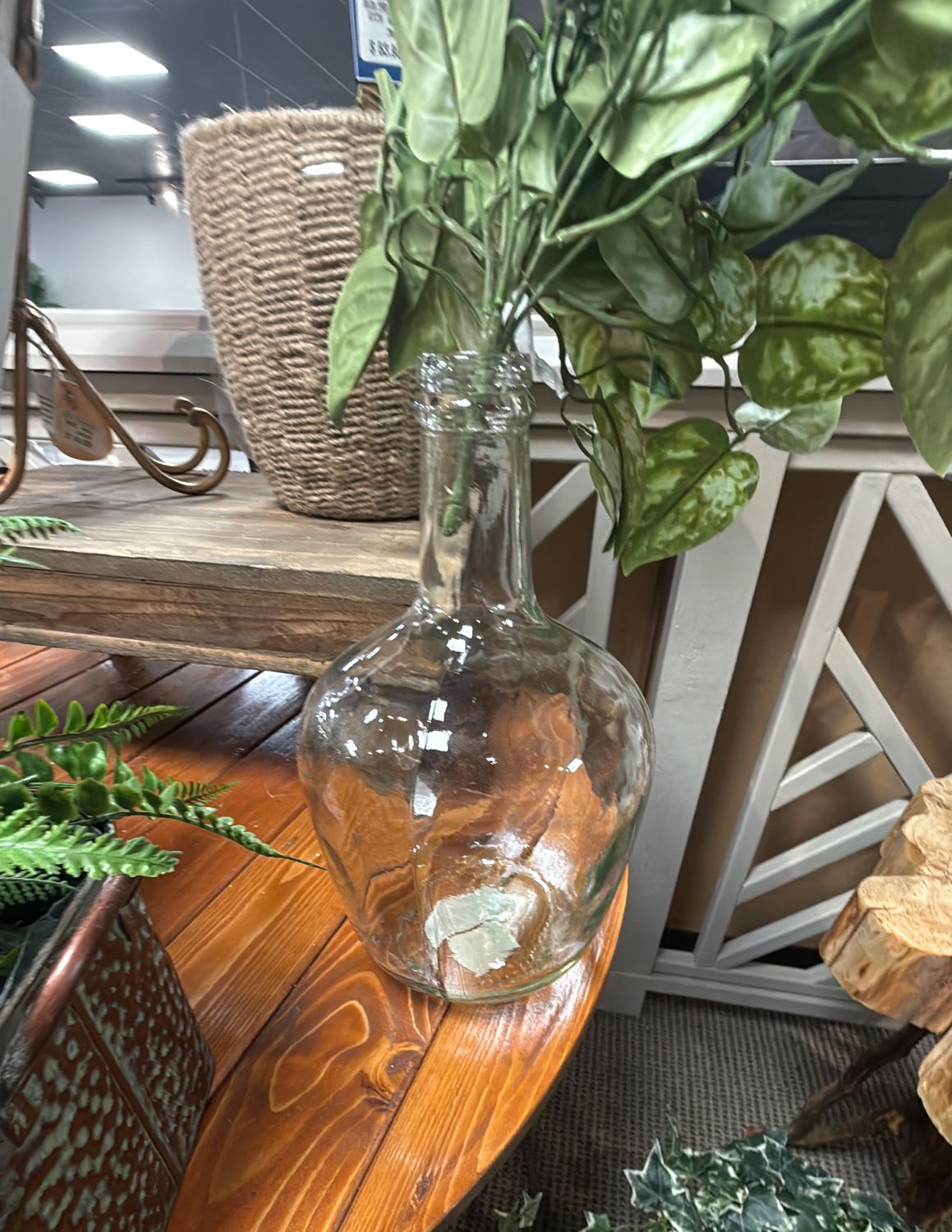 CLEAR GLASS BOTTLE VASE