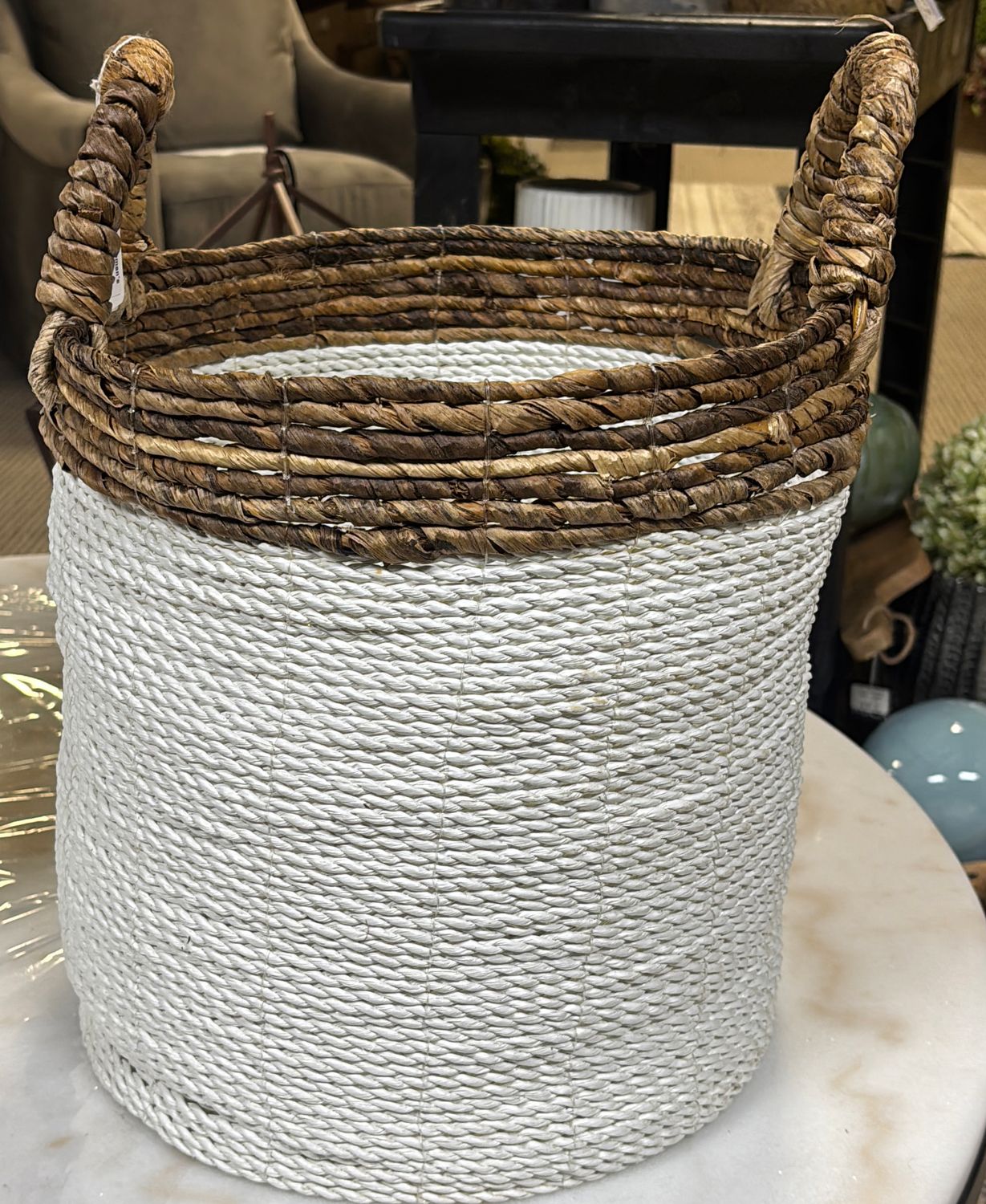 WHITE AND TAN SEAGRASS BASKET - SMALL