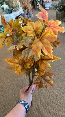 Maple leaf spray 4 stem