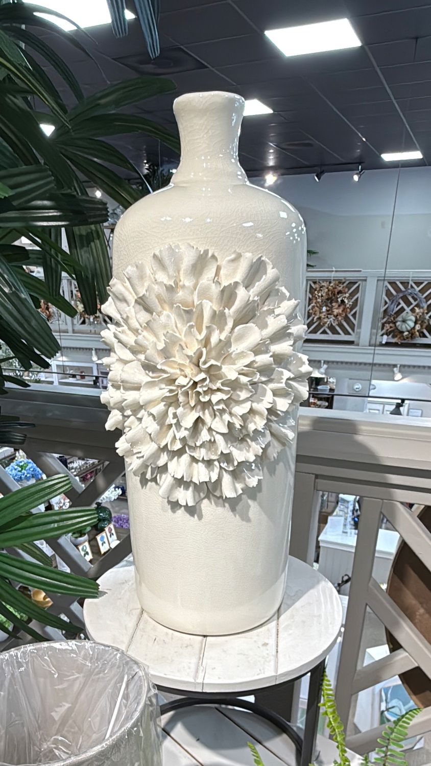 WHITE CERAMIC VASE WITH CARNATION