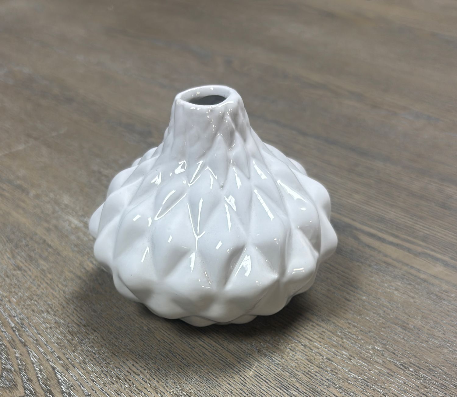 GEOMETRIC BUD VASE - WHITE