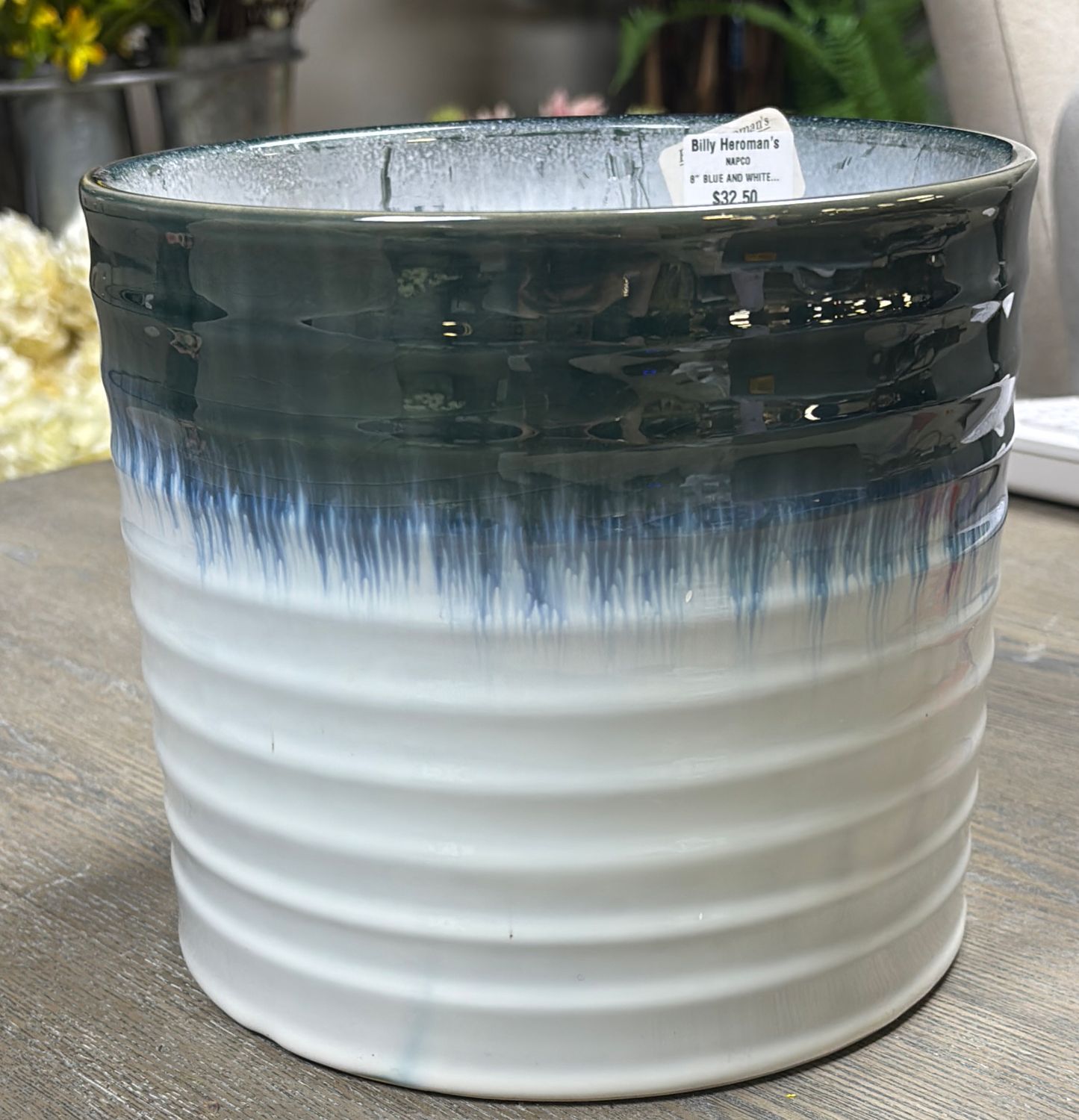 8" BLUE AND WHITE CERAMIC POT