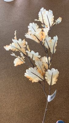 27” oak leaf spray beige