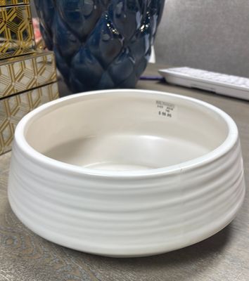 WHITE ROUND PLANTER - SMALL