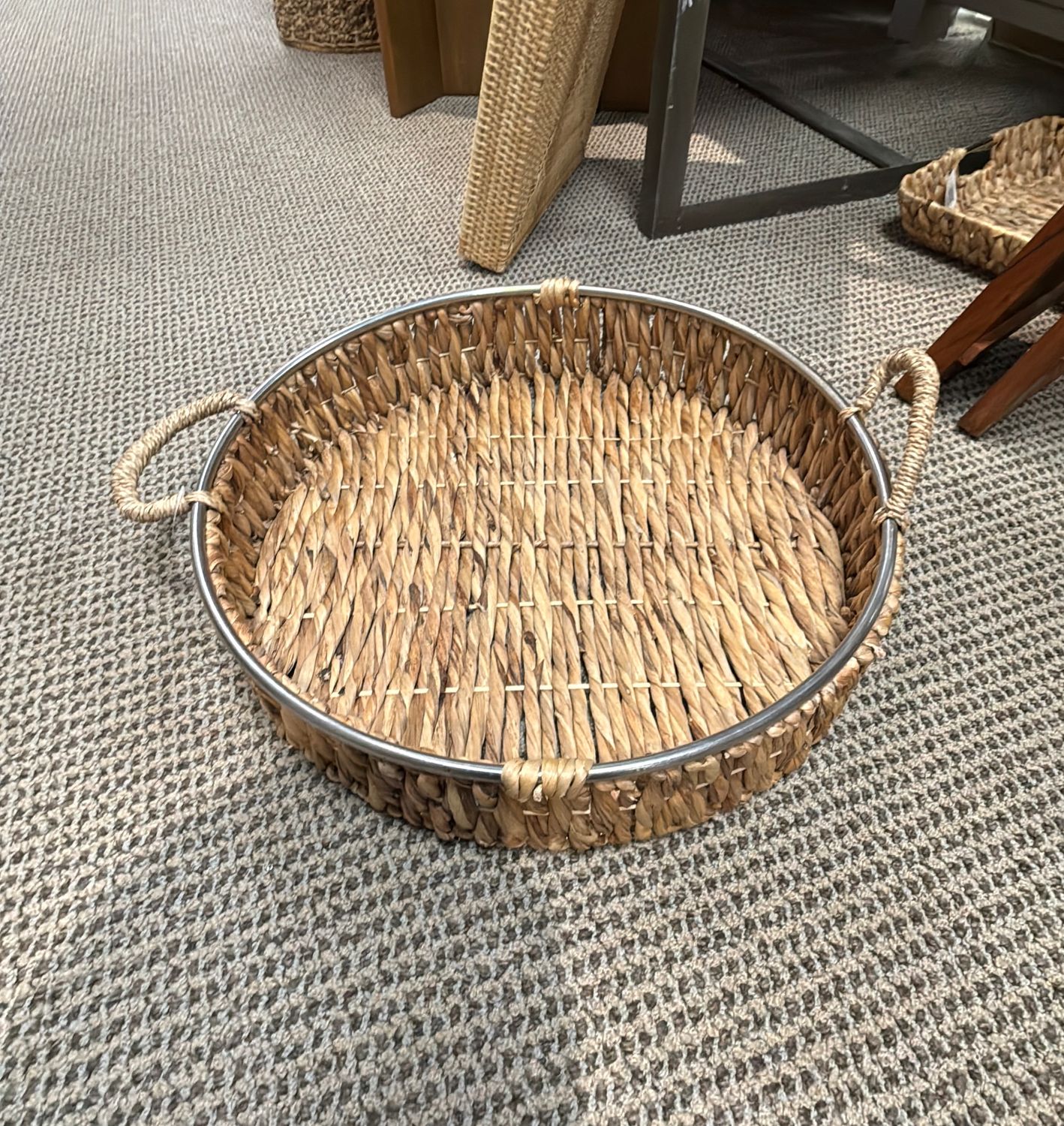 Circular woven basket with silver 