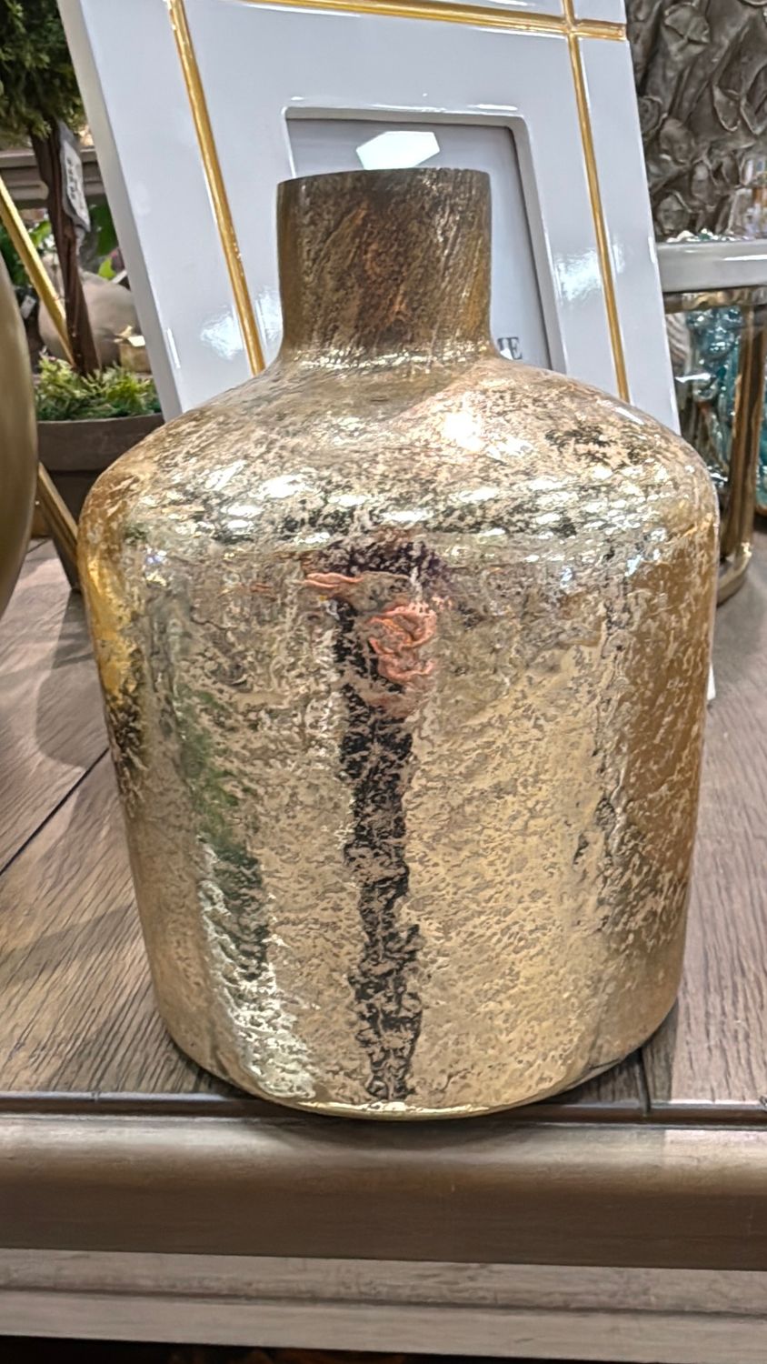 GOLD BOTTLE VASE