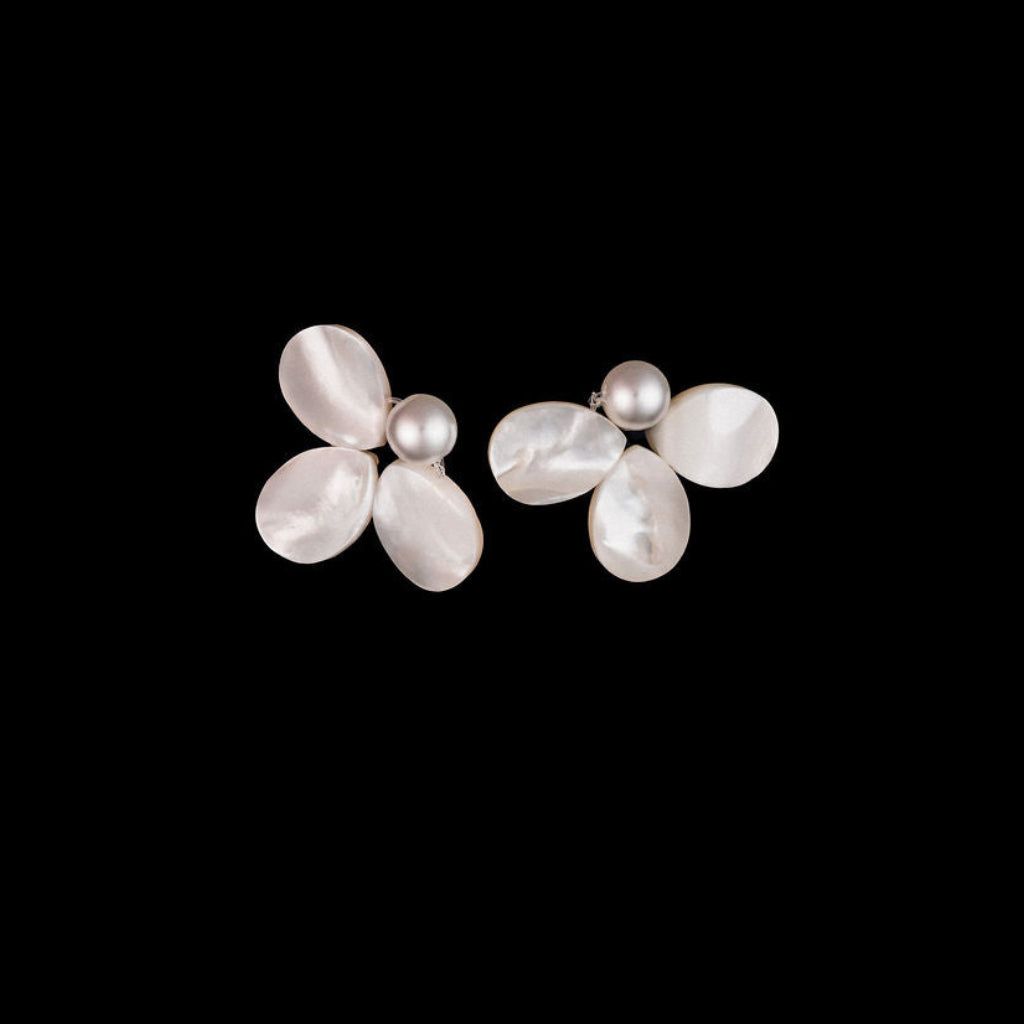 STEWARD &amp; JAMES - PETAL PEARL EARRINGS