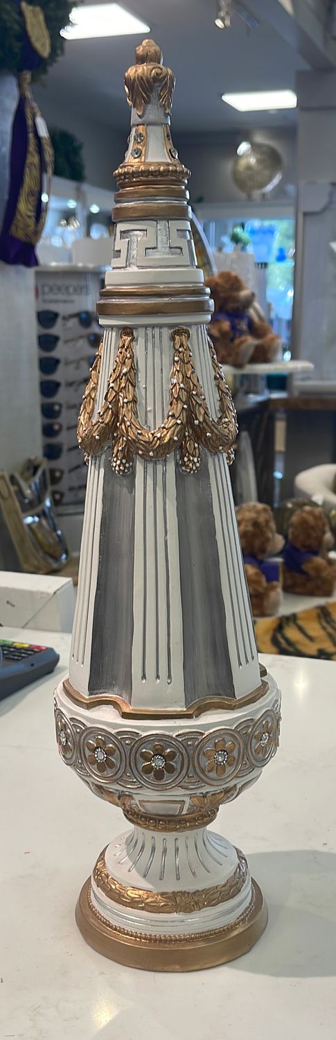 18" WHITE GILD AND SILVER RESIN TREE