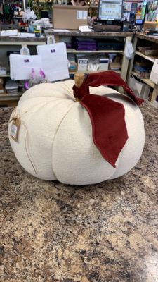 Cream, pumpkin sitter, medium