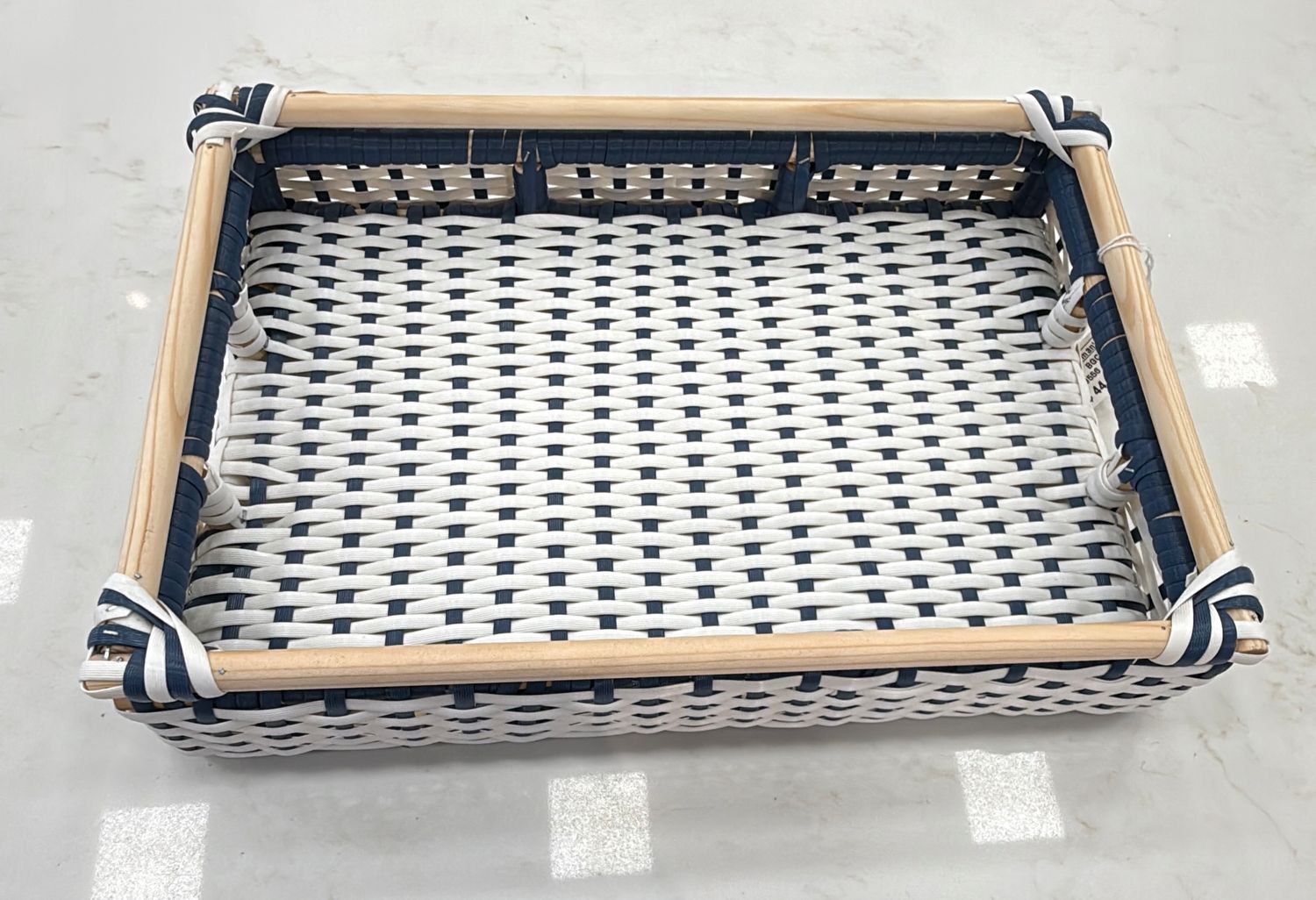 WOVEN PLASTIC RATTAN TRAY - SMALL