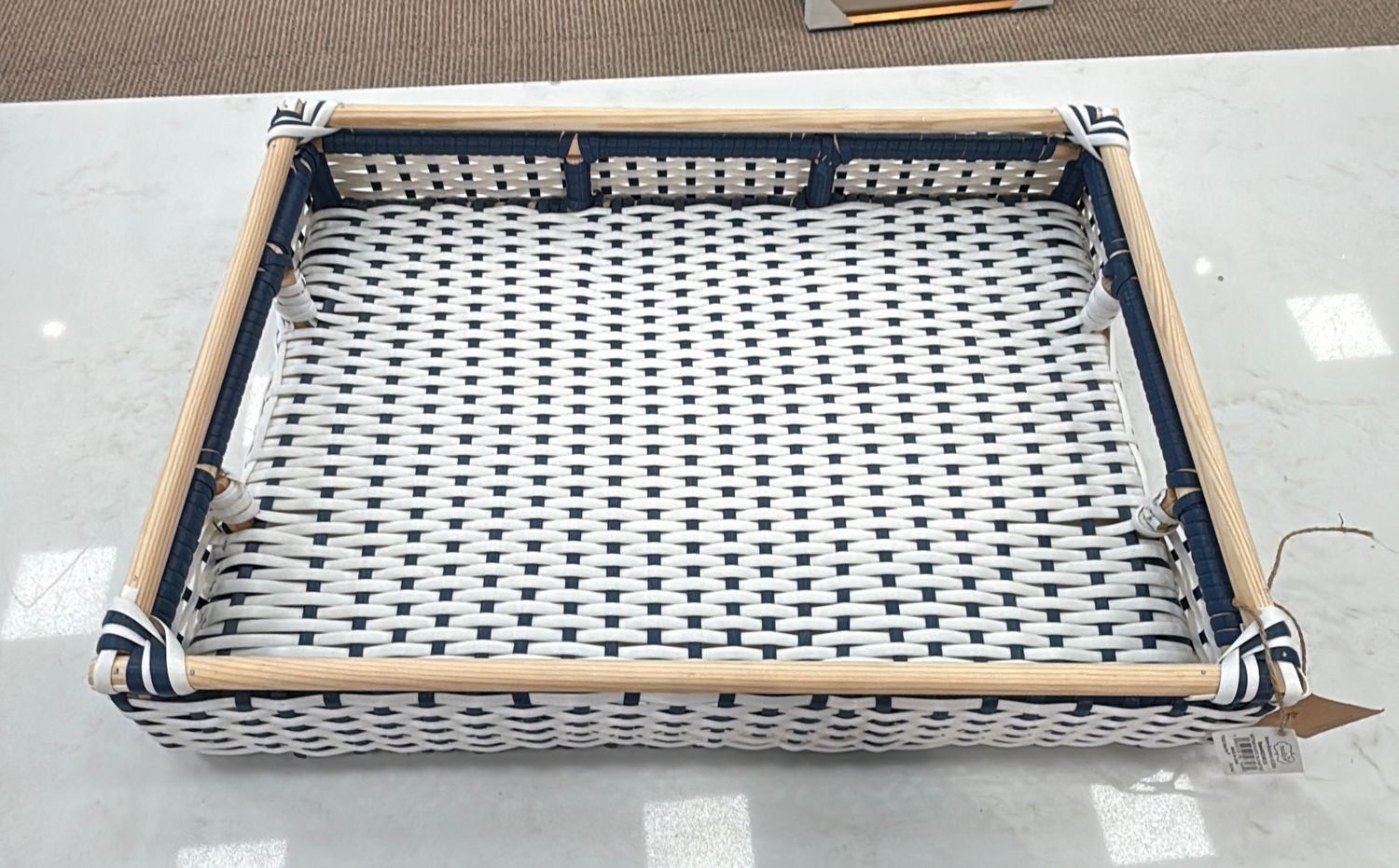 WOVEN PLASTIC RATTAN TRAY - LARGE