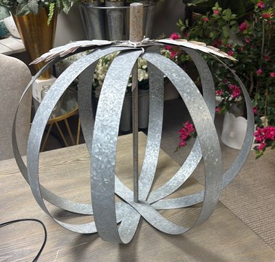 METAL EXPANDABLE PUMPKIN