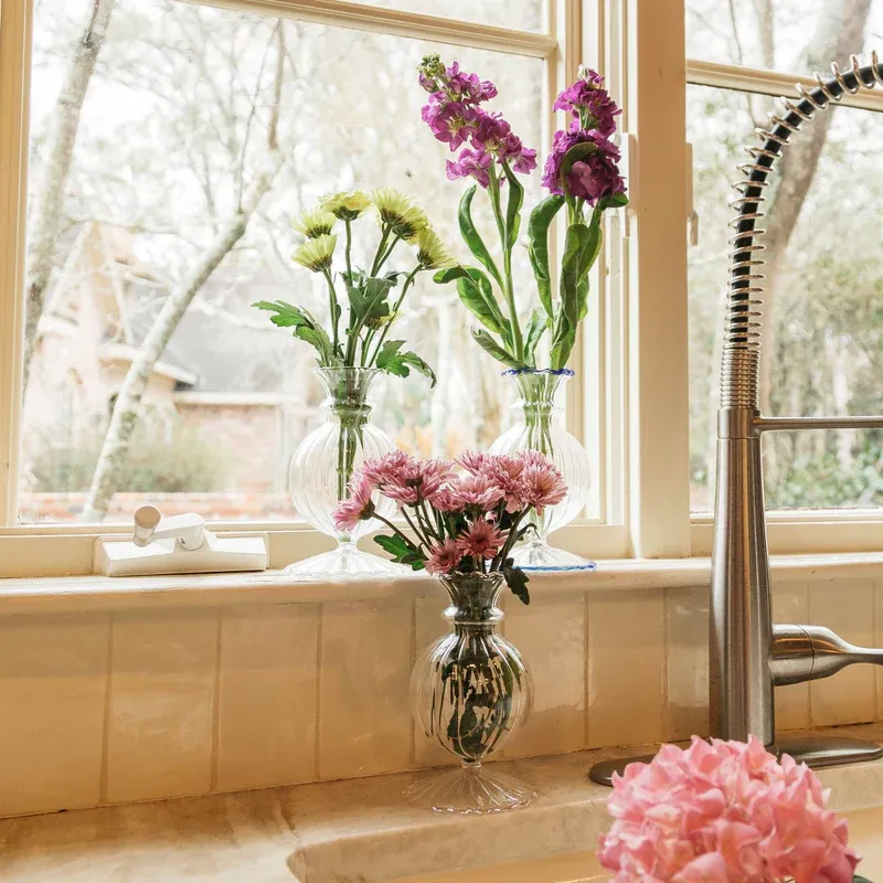 BUD VASE, CLEAR MISS ANNIE