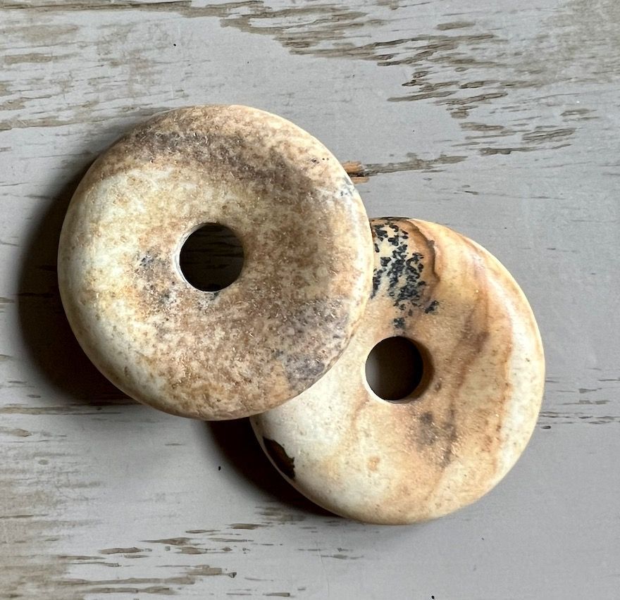 Donut en Jaspe paysage 3cm, cordon de cuir coloré au choix Donut en Jaspe paysage 3cm, cordon de cuir coloré au choix
