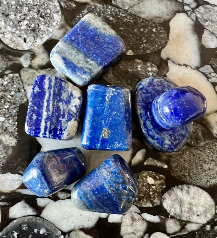 Lapis-lazuli pierre Qualité AA Lapis-lazuli pierre Qualité AA