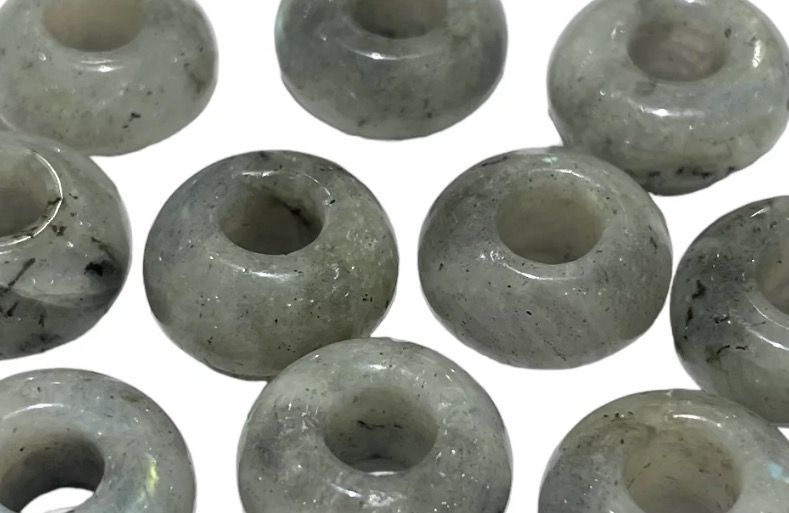Donut en Labradorite, cordon cuir marron Donut en Labradorite, cordon cuir marron