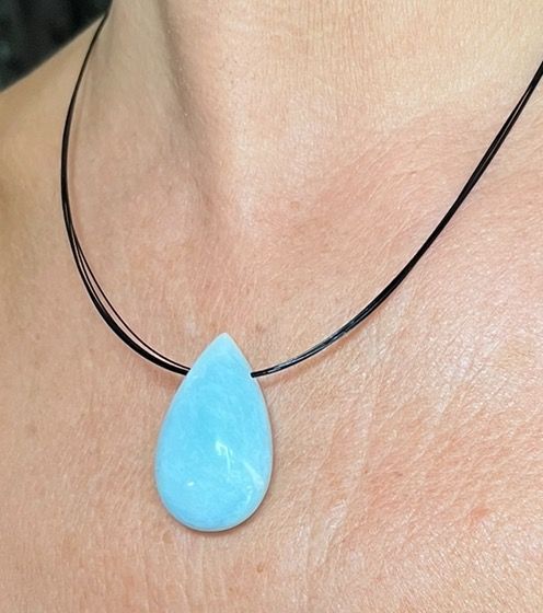 Pendentif Aigue Marine forme goutte-trou latéral Pendentif Aigue Marine forme goutte-trou latéral