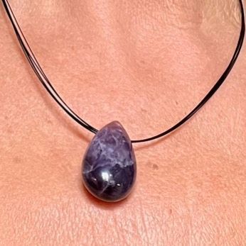 Pendentif Améthyste forme goutte-trou latéral Pendentif Améthyste forme goutte-trou latéral
