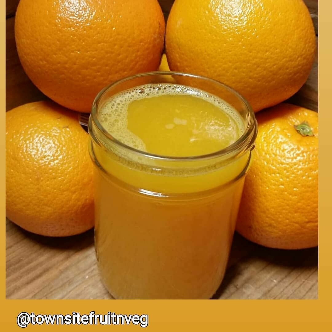 Fresh squeezed orange juice 1Litre - includes $1.50 jar deposit