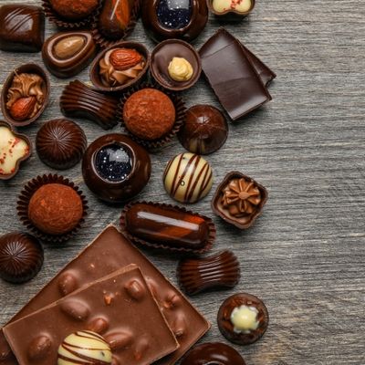 Chocolate Bars, Candy &amp; Sweet Snacks