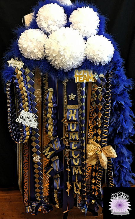 Royal Paw Homecoming Mum