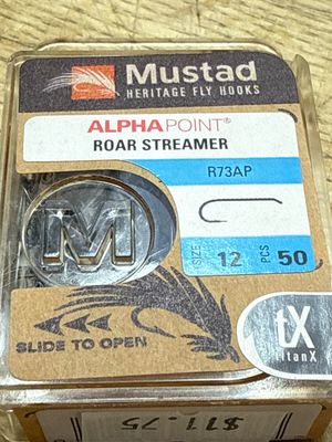 Mustad Alpha Point Roar Streamer / R73AP-TX / Size 12 / 50 Hooks Per Package.