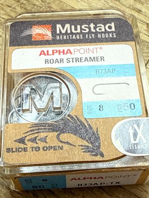 Mustad Alpha Point Roar Streamer / R73AP-TX / Size 8 / 50 Hooks Per Package.
